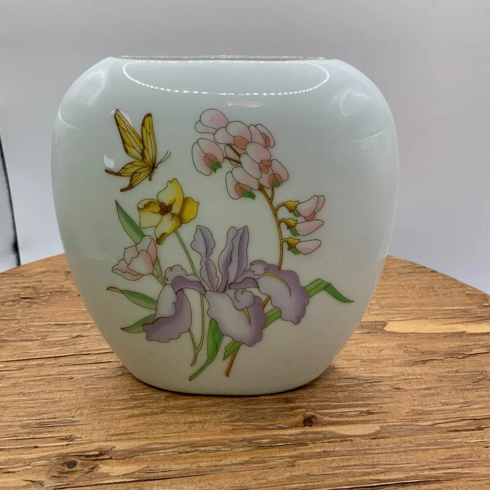 Made in Japan Vintage Porcelain Floral Butterfly Gold Tone Trim Small Vase